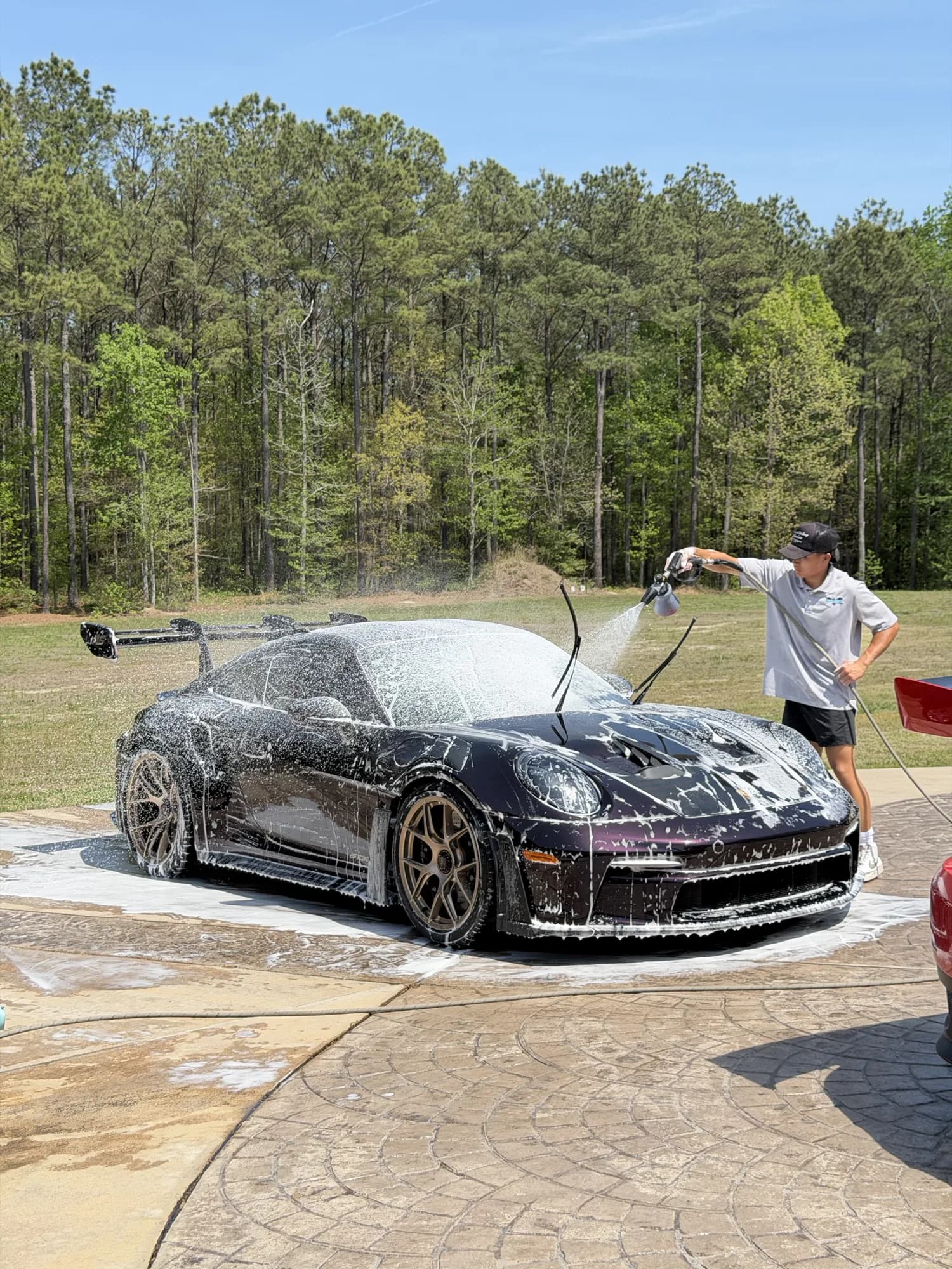 Porsche 911 GT3 RS: Foam wash at the driveway