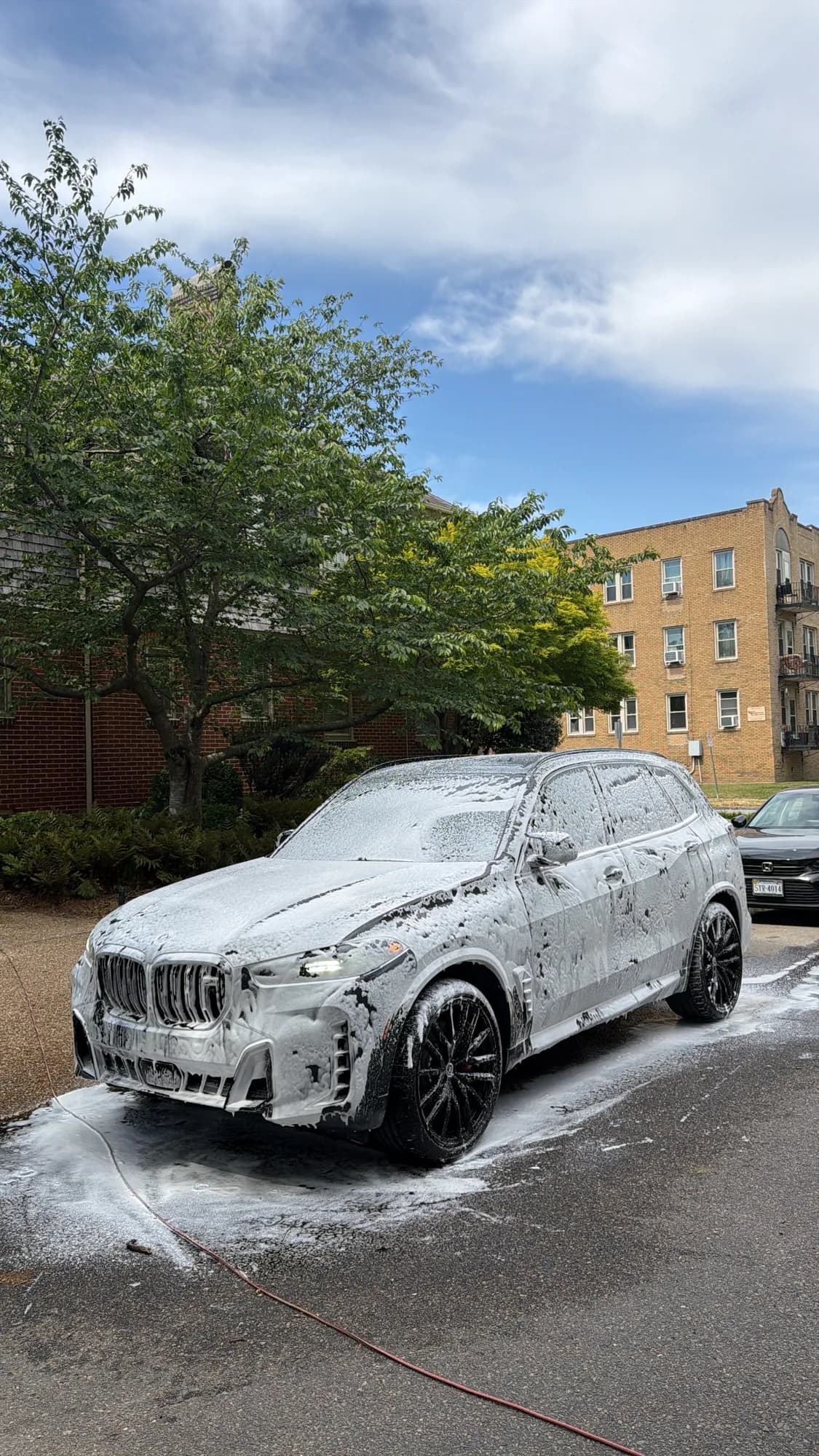 BMW X5 M60i: Bi-weekly foam wash